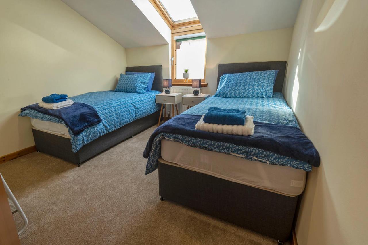 Stylish 2 Bedroom - 2 Miles Inverness City Centre الغرفة الصورة
