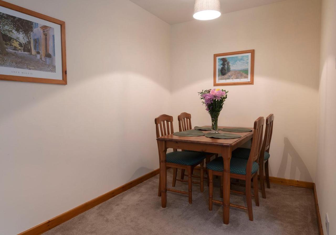 Stylish 2 Bedroom - 2 Miles Inverness City Centre المظهر الخارجي الصورة